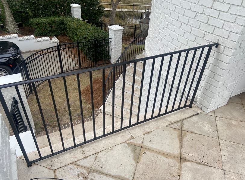 A pleasing black railing