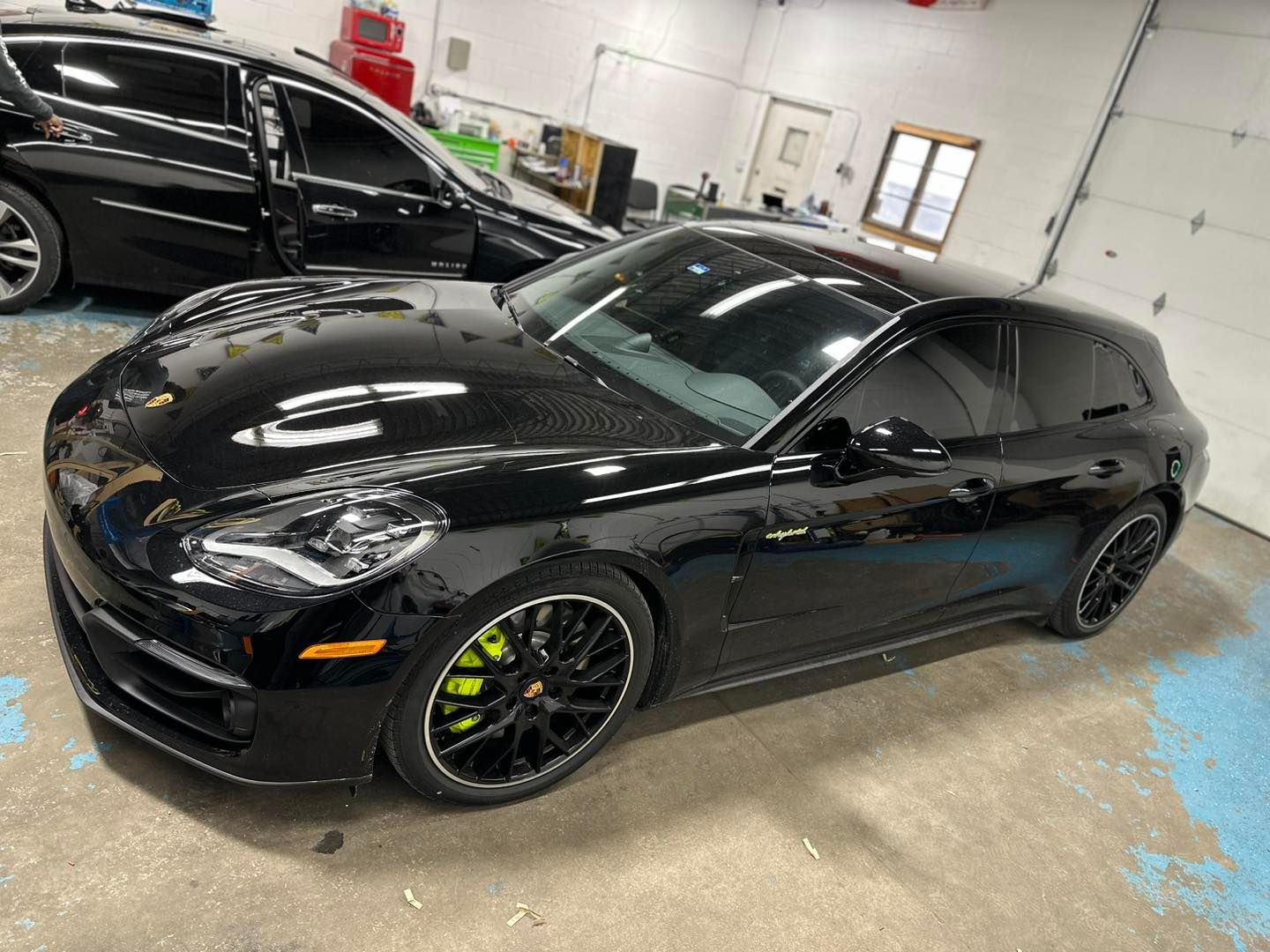 black porsche