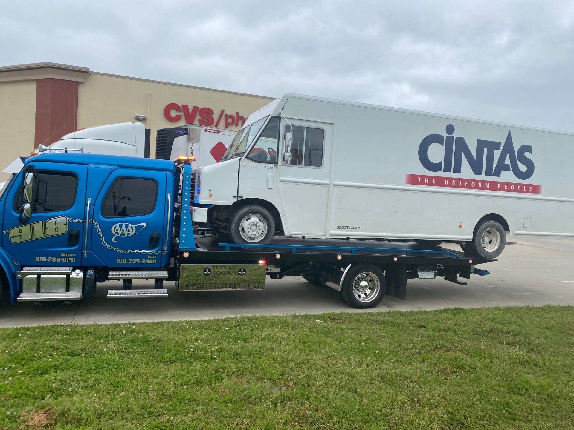 918 Wrecker Service image