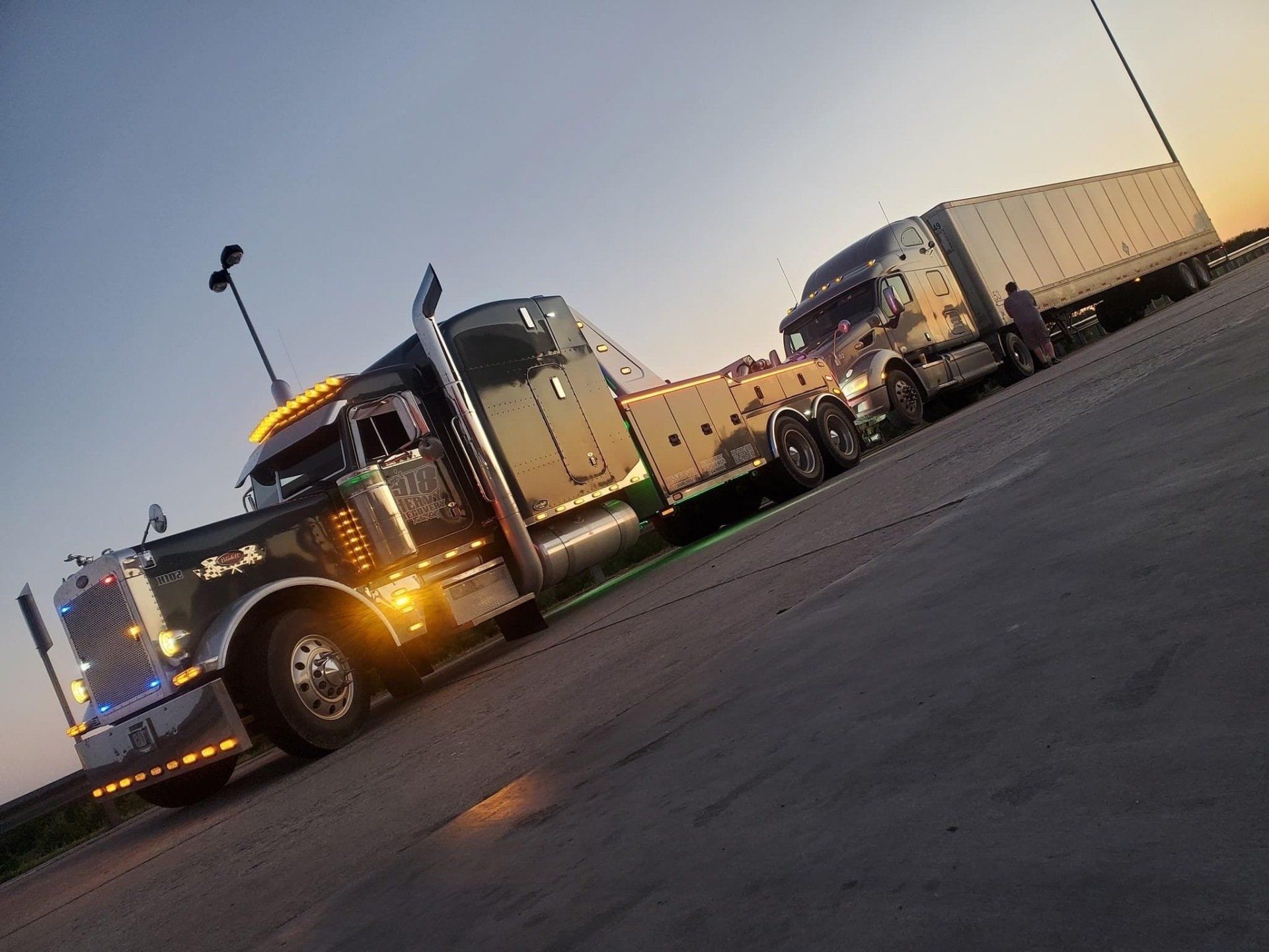 918 Wrecker Service image