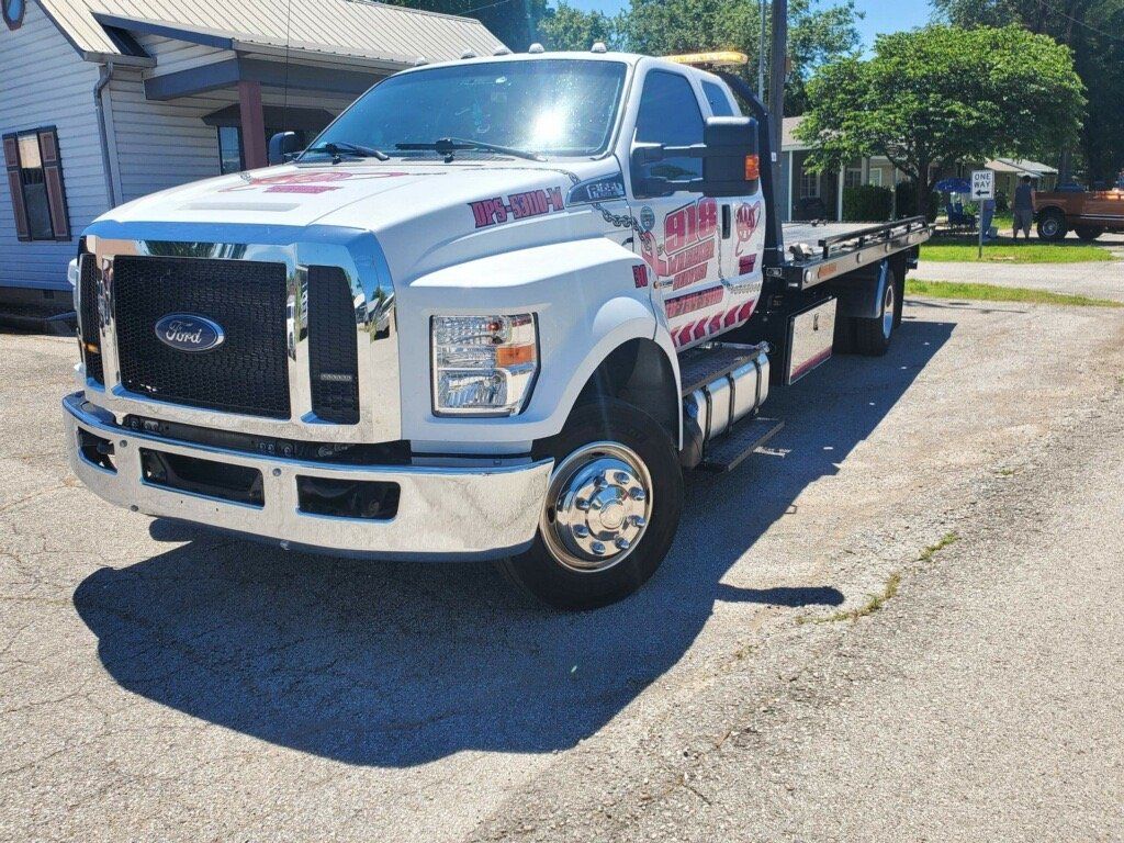 918 Wrecker Service image