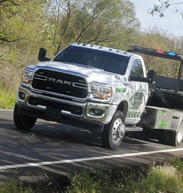 918 Wrecker Service image