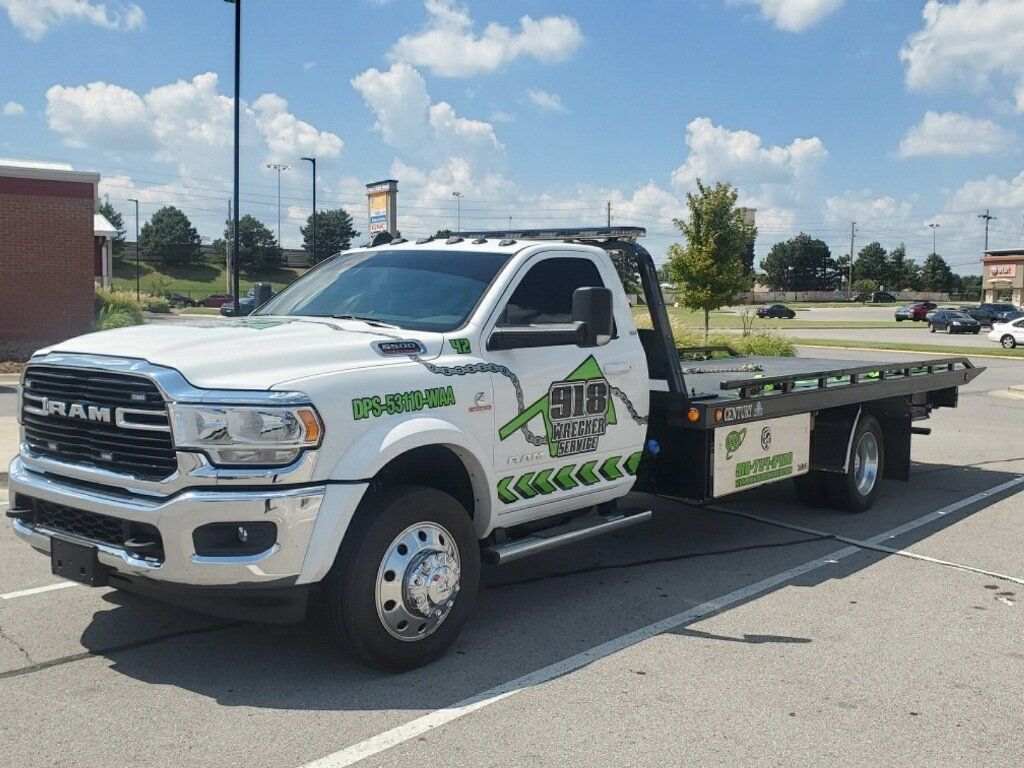 918 Wrecker Service image