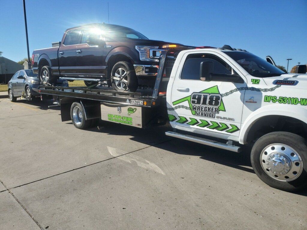 918 Wrecker Service image