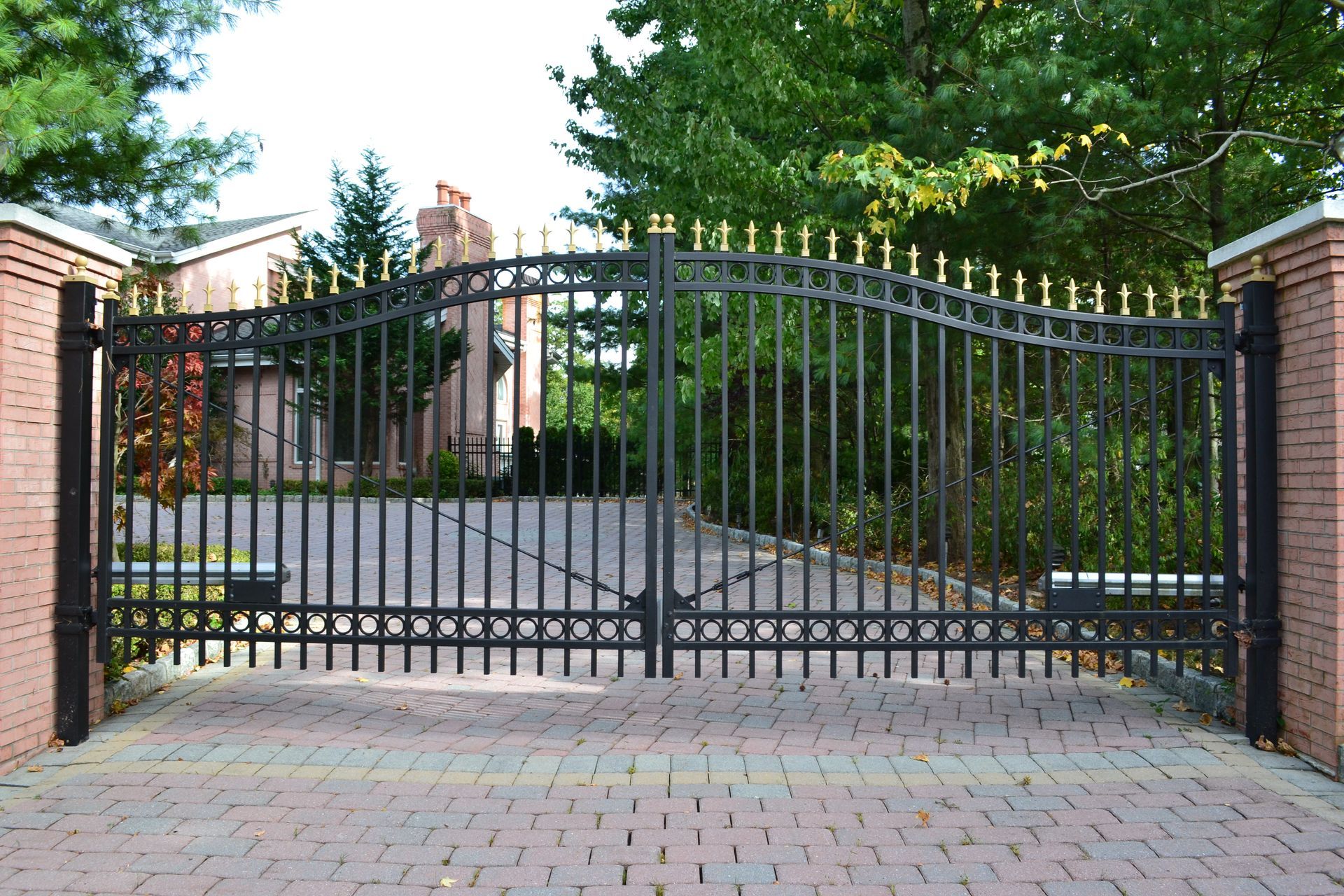 GATE002 - estate gate