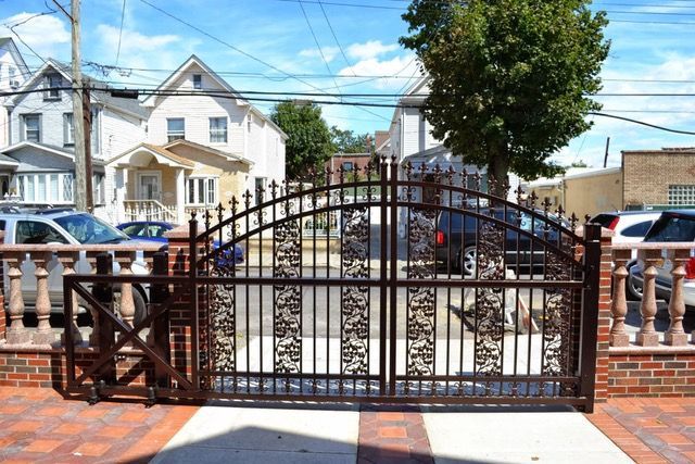 GATE010- estate gate