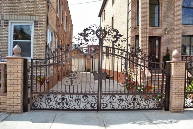 GATE011- estate gate