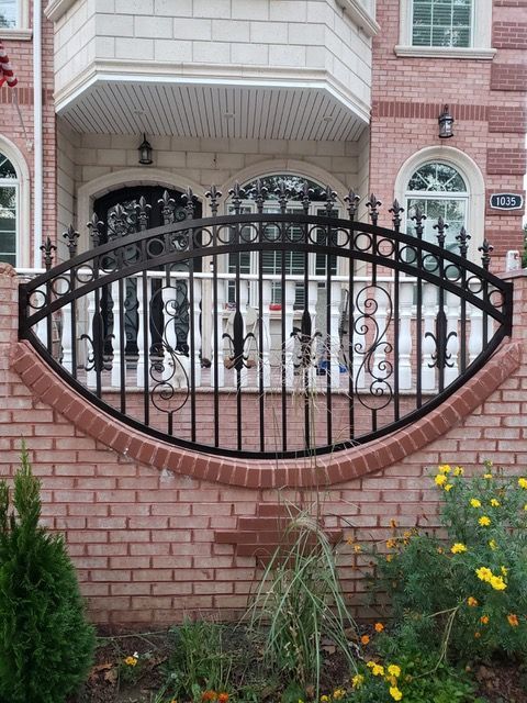 FENCE009 - Black fence for commercial establishment