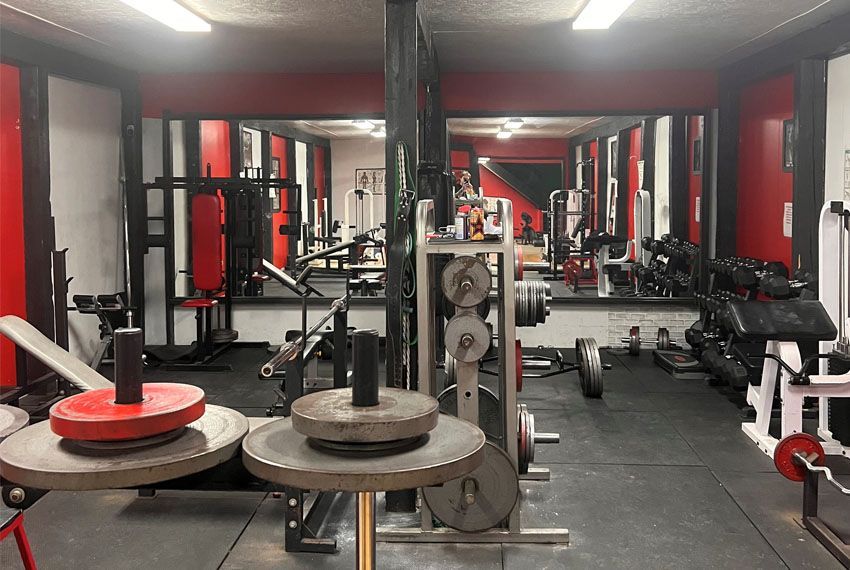Weights equipment and facility