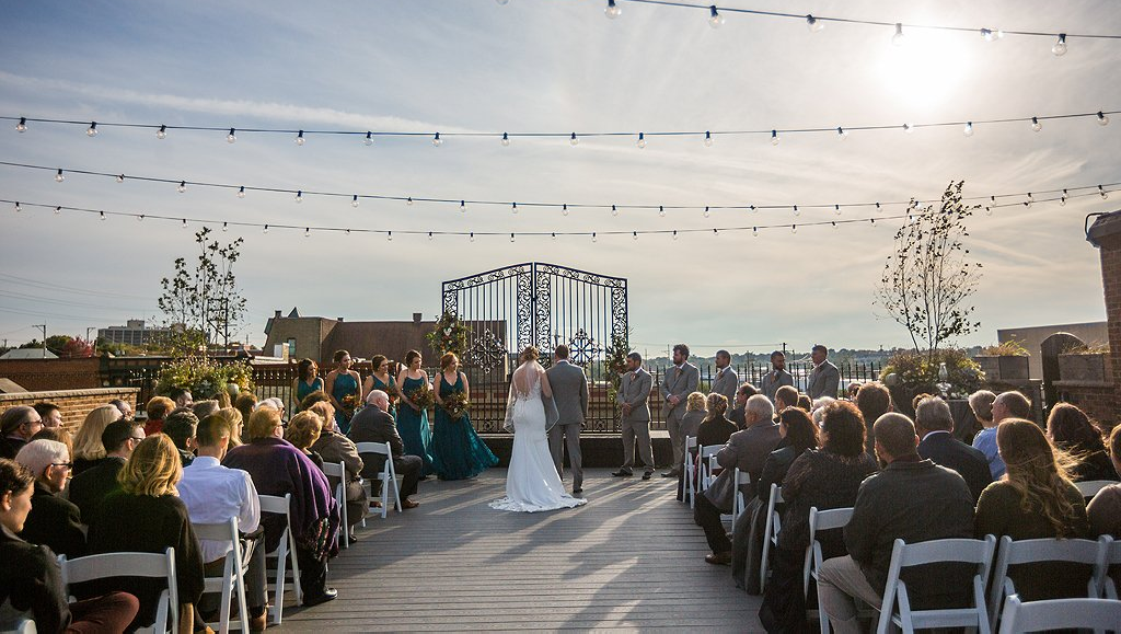 Affordable Wedding Shuttle Services near Rockford, IL - Comfortable and Reliable Transportation