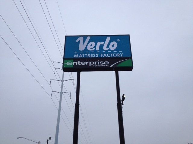 A sign for a mattress factory called verlo