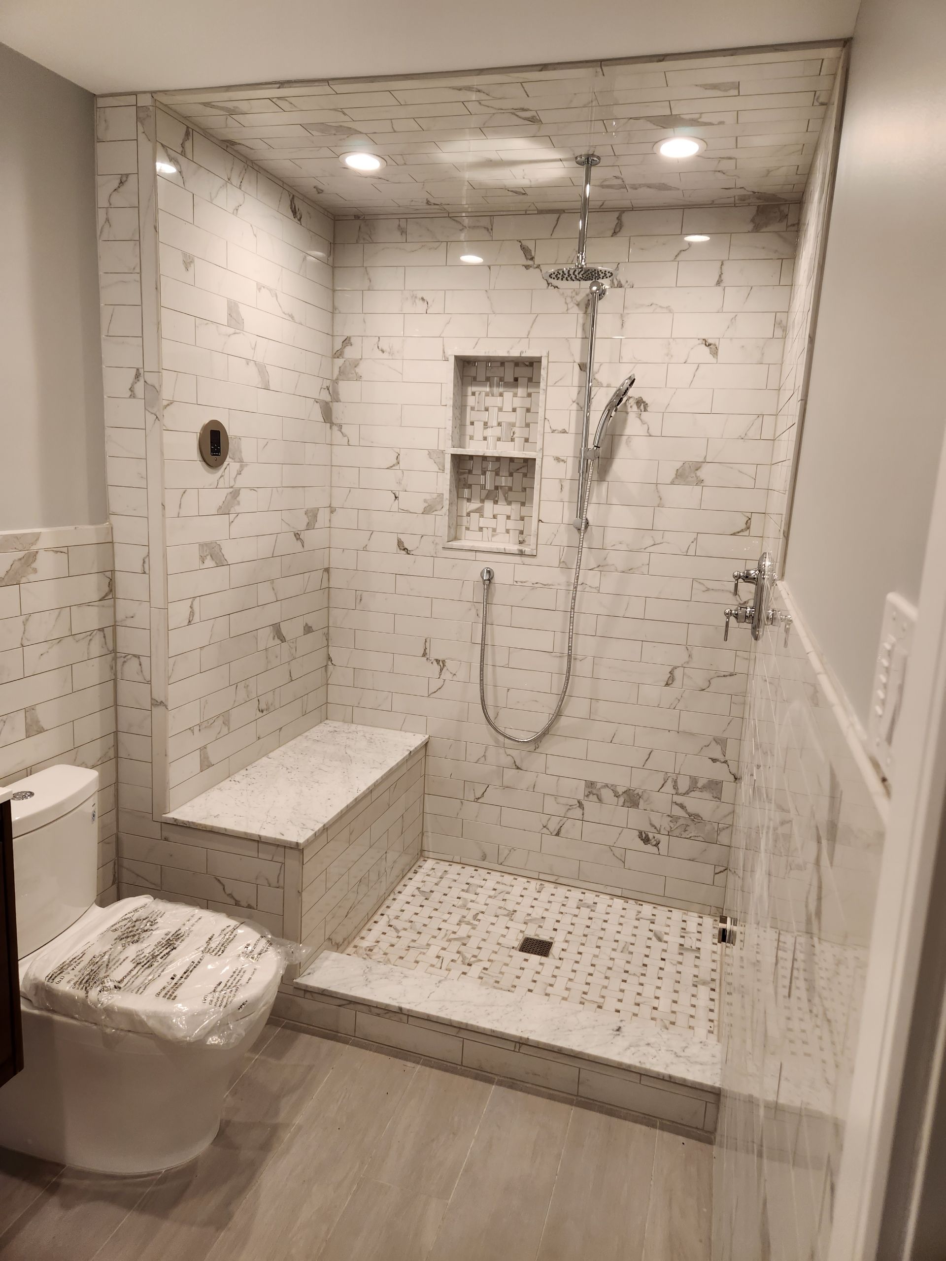Shower glass enclosure