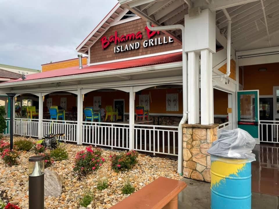 Pressure washing results for the Bahama Breeze Restaurant at Potomac Mills in Woodbridge, Virginia