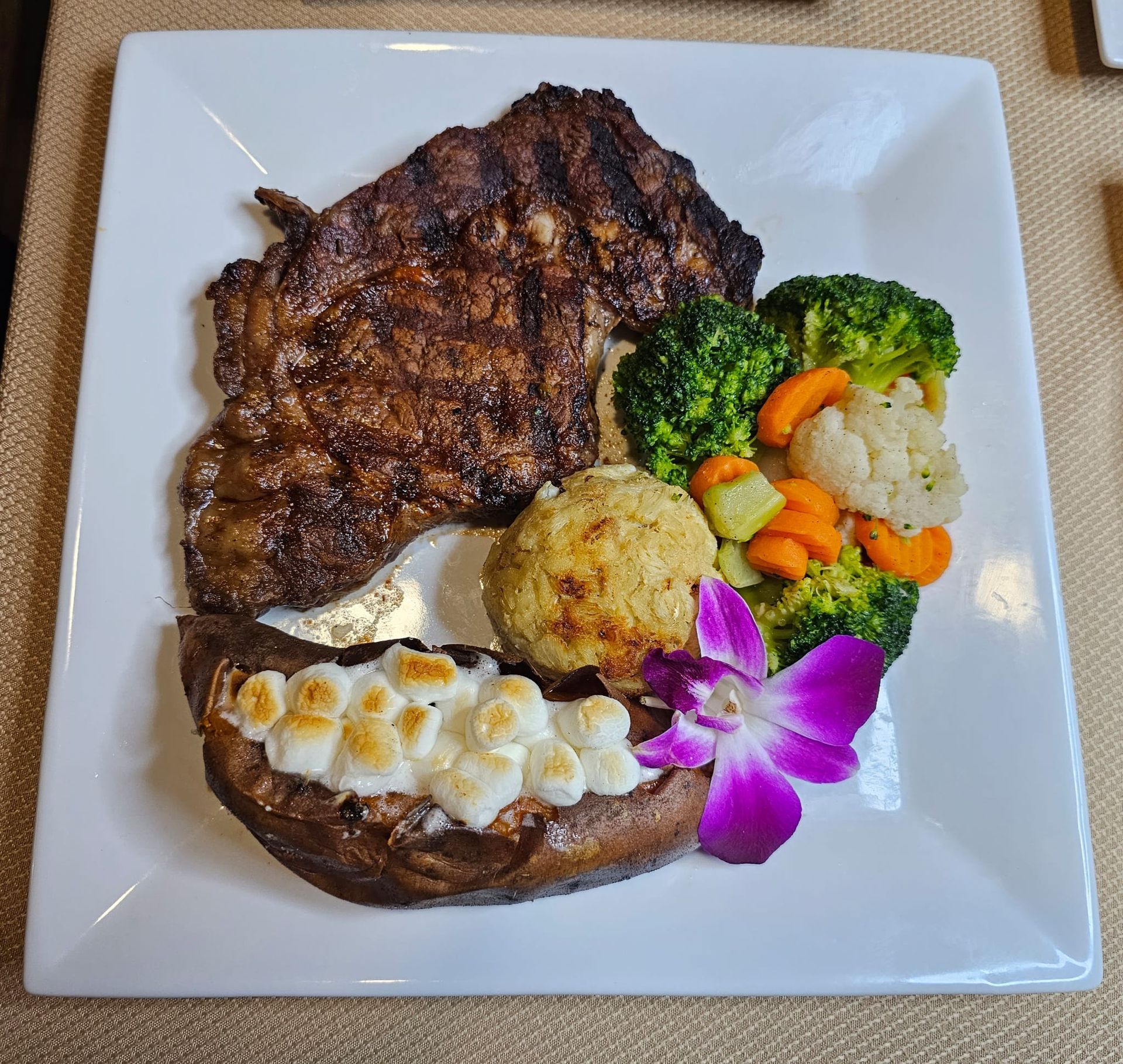 Gallery Elimar's Bar & Grill