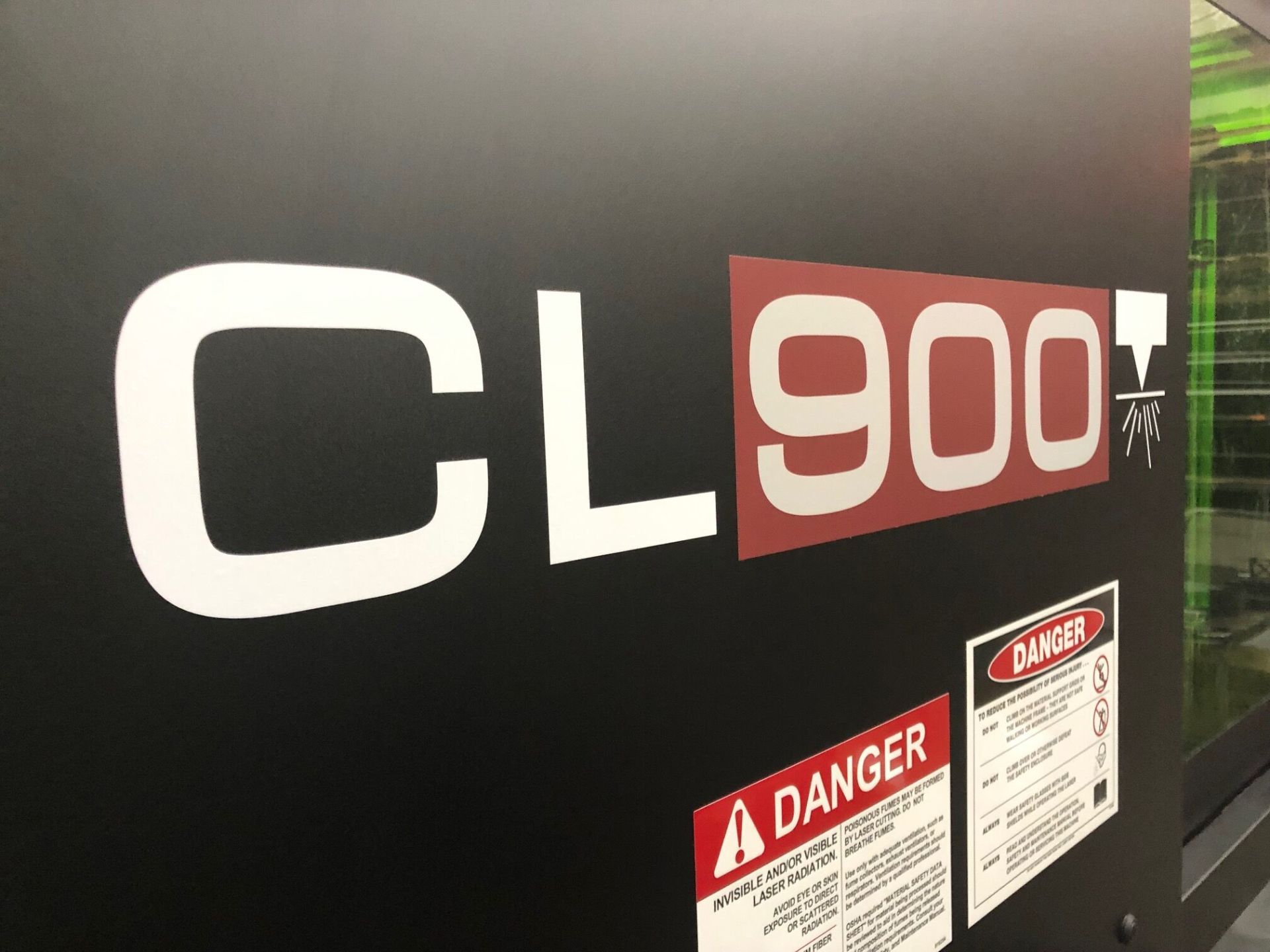 A close up of a sign that says cl900 on it
