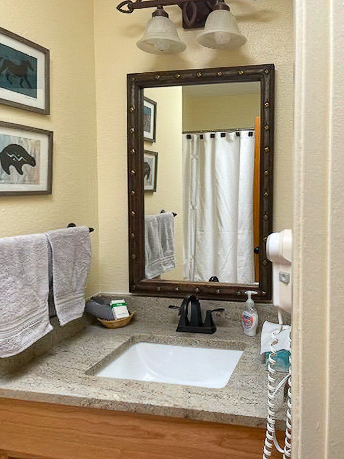 Bathroom vanity