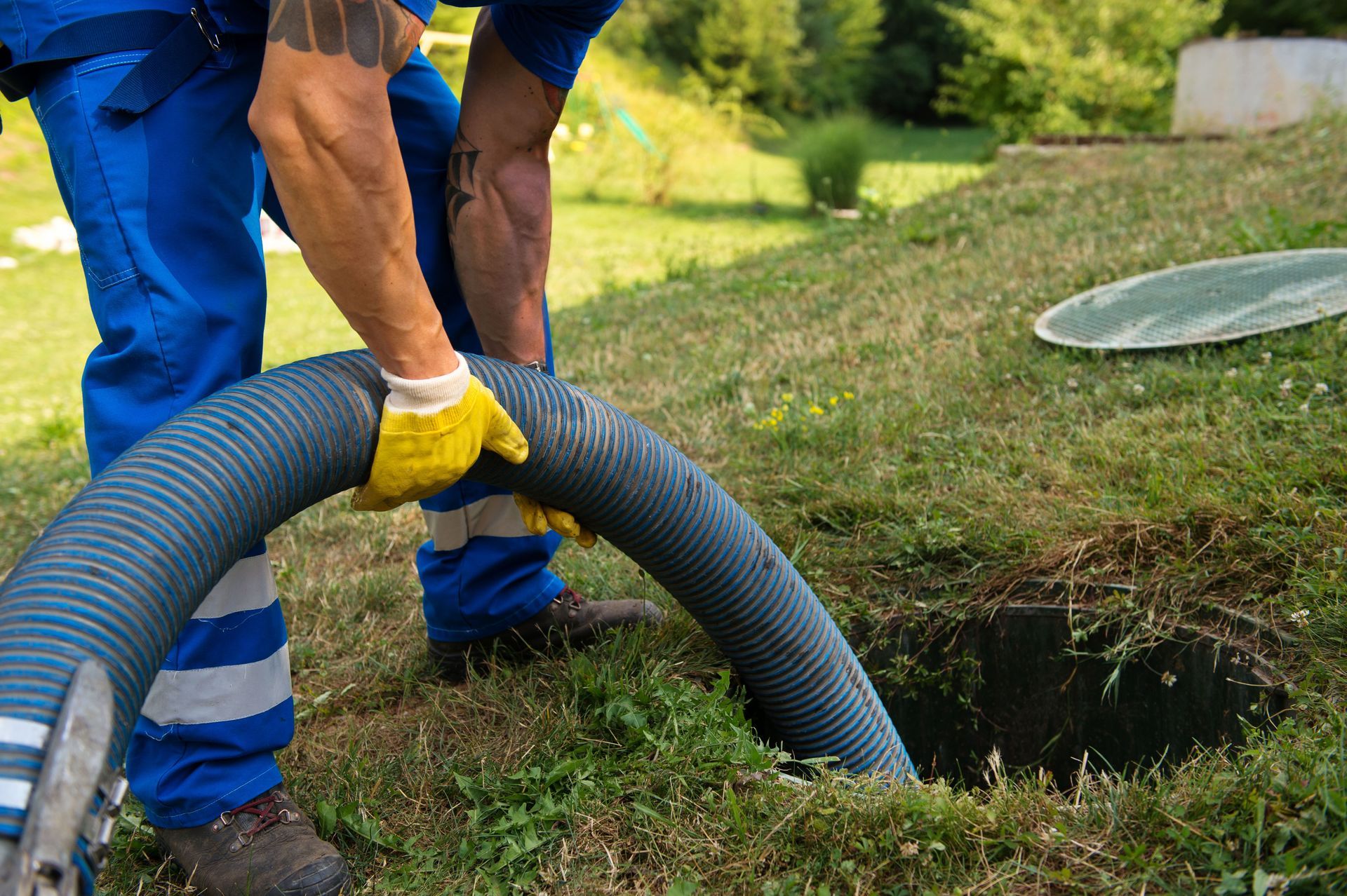 septic pumping contractor