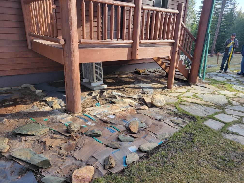 Sinking log post of a house