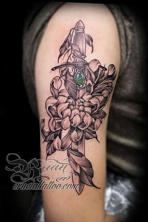 Gray flower dagger
