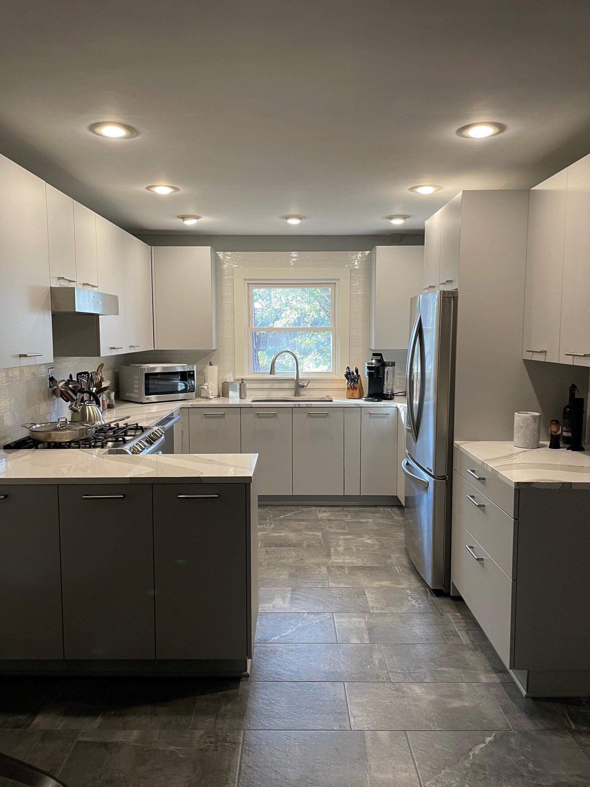 Kitchen cabinet