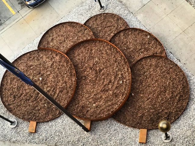 A bunch of circles are stacked on top of each other