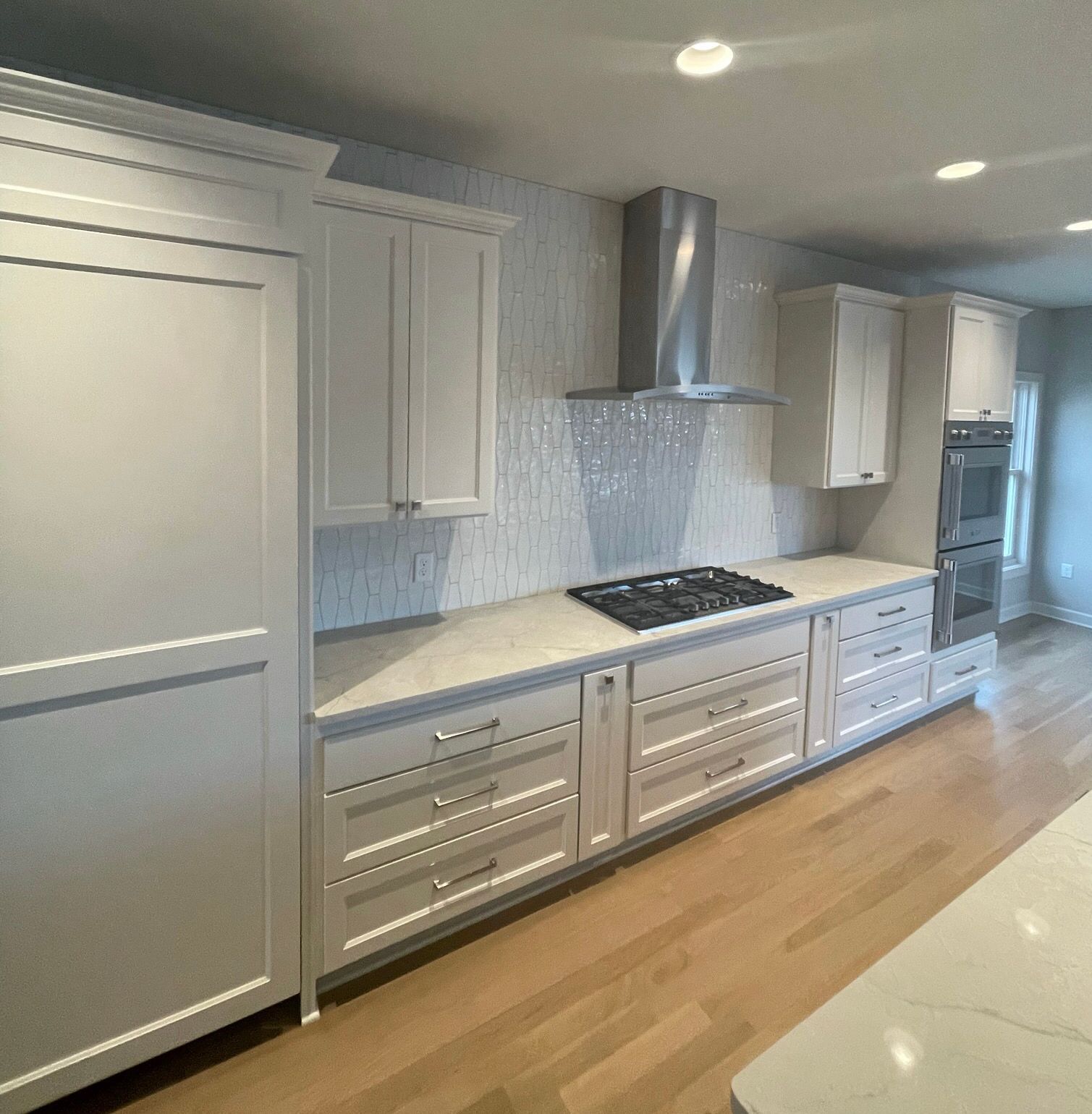 Custom white kitchen cabinet