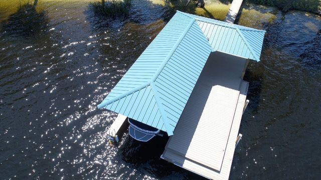 Designer Decks & Docks Inc dock project