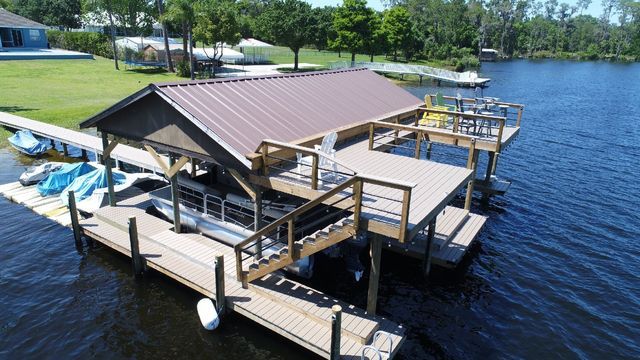 Designer Decks & Docks Inc dock project