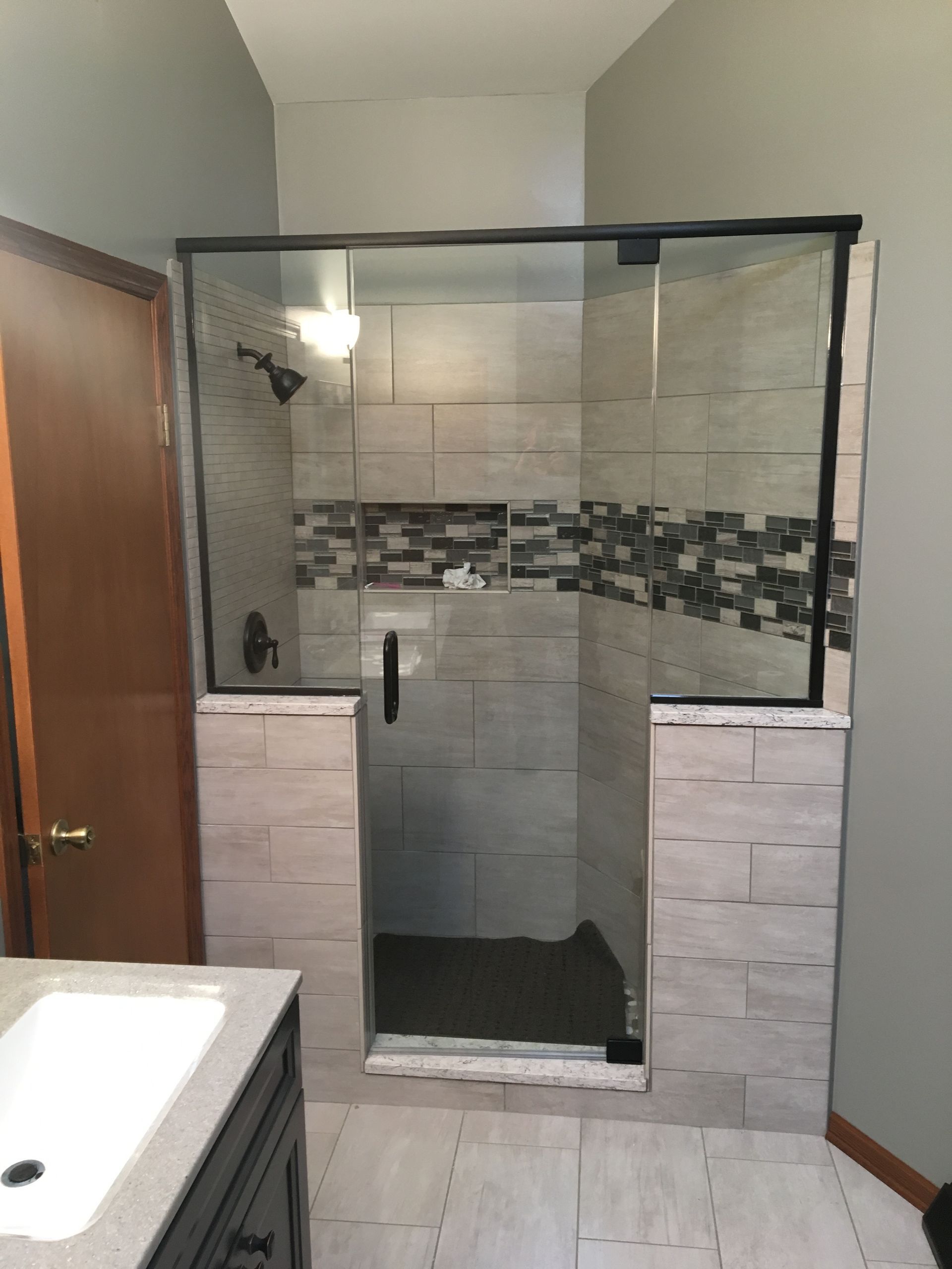 HG - Pivot with 2 Buttress Panels & Header