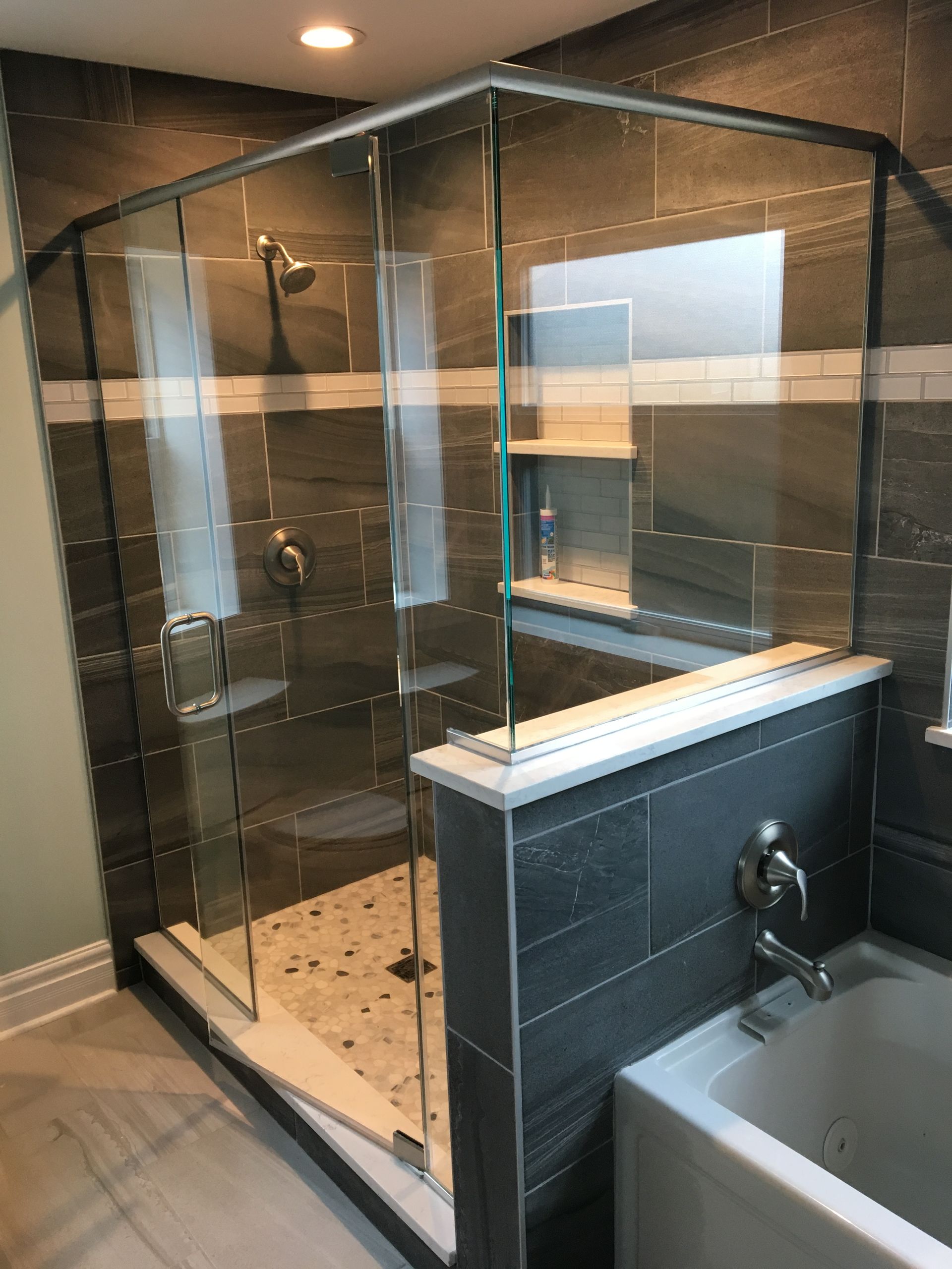 HG - Pivot with In Line & In Line Notch & Return with Header