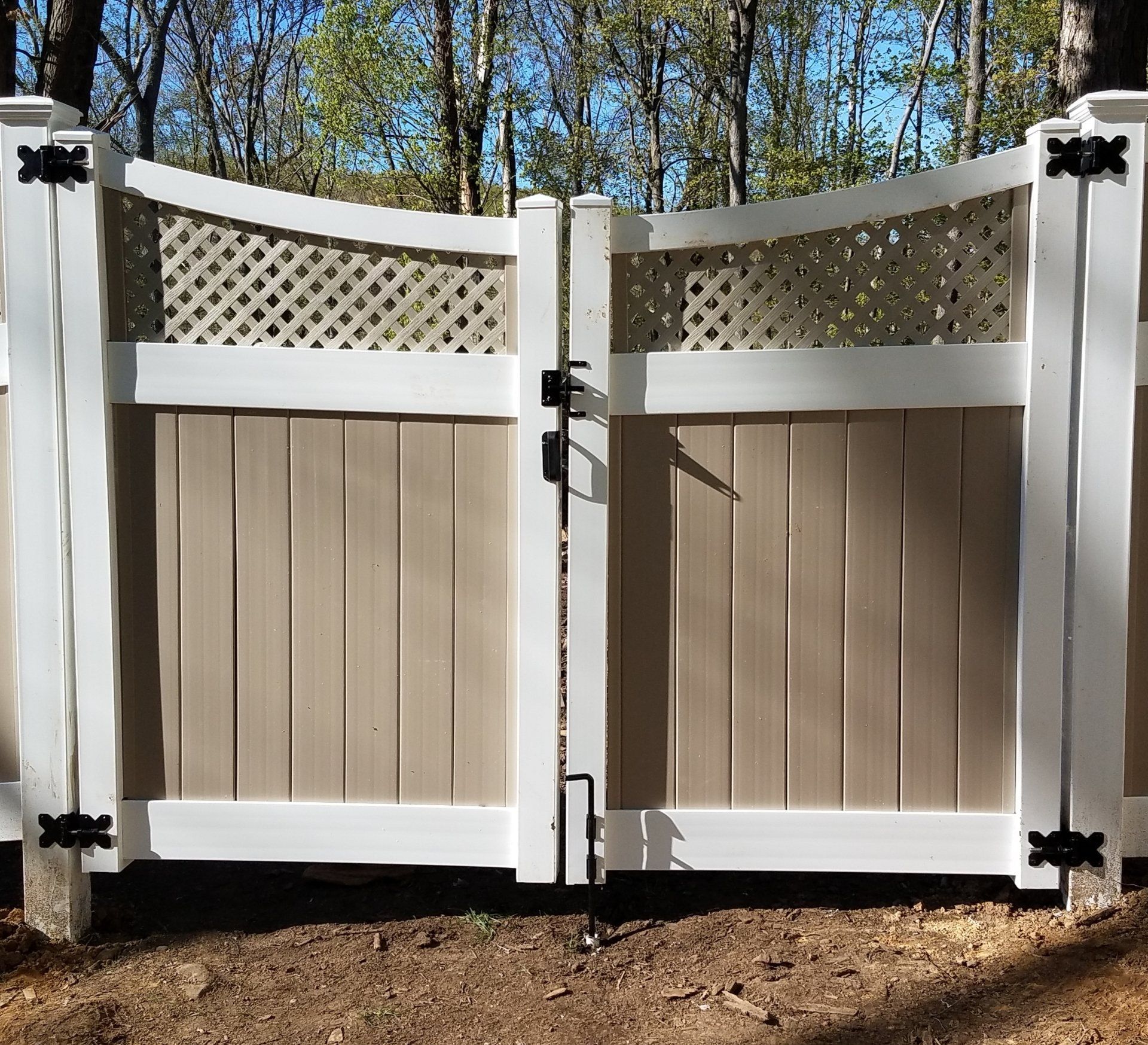 Vinyl fencing