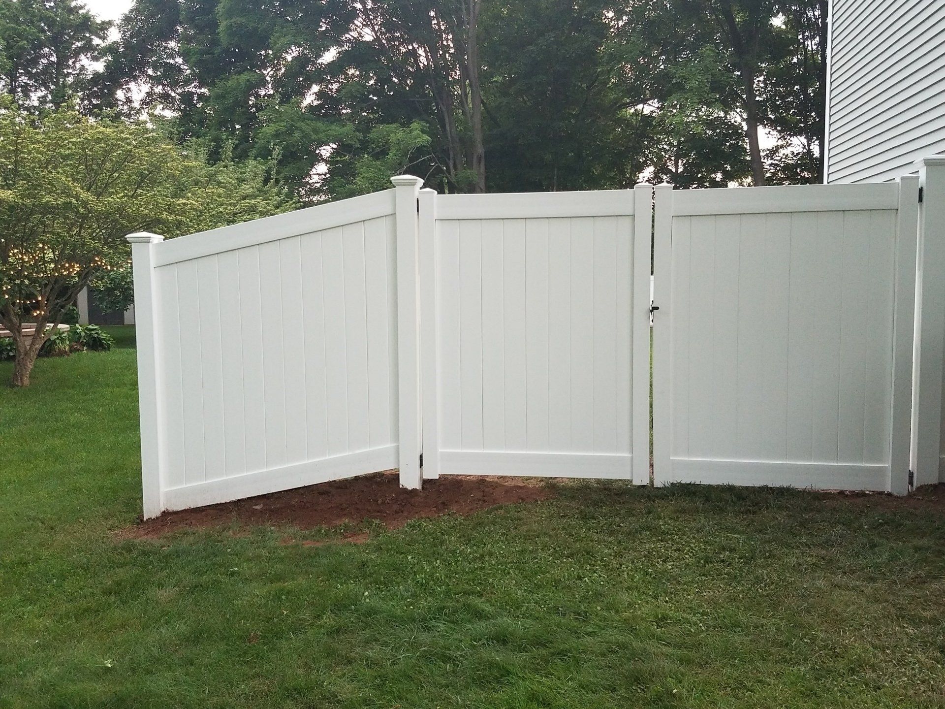Vinyl fencing