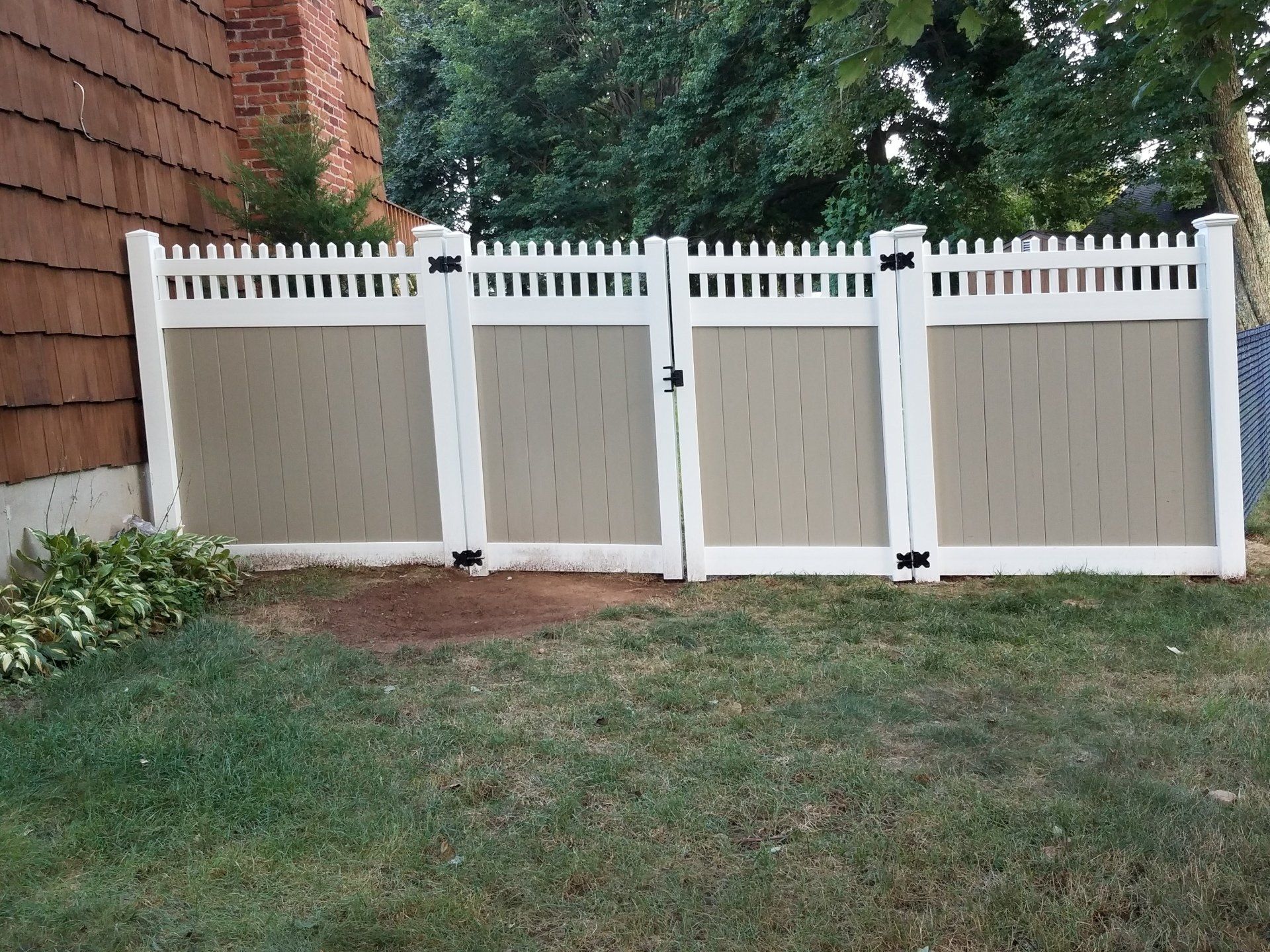 Vinyl fencing