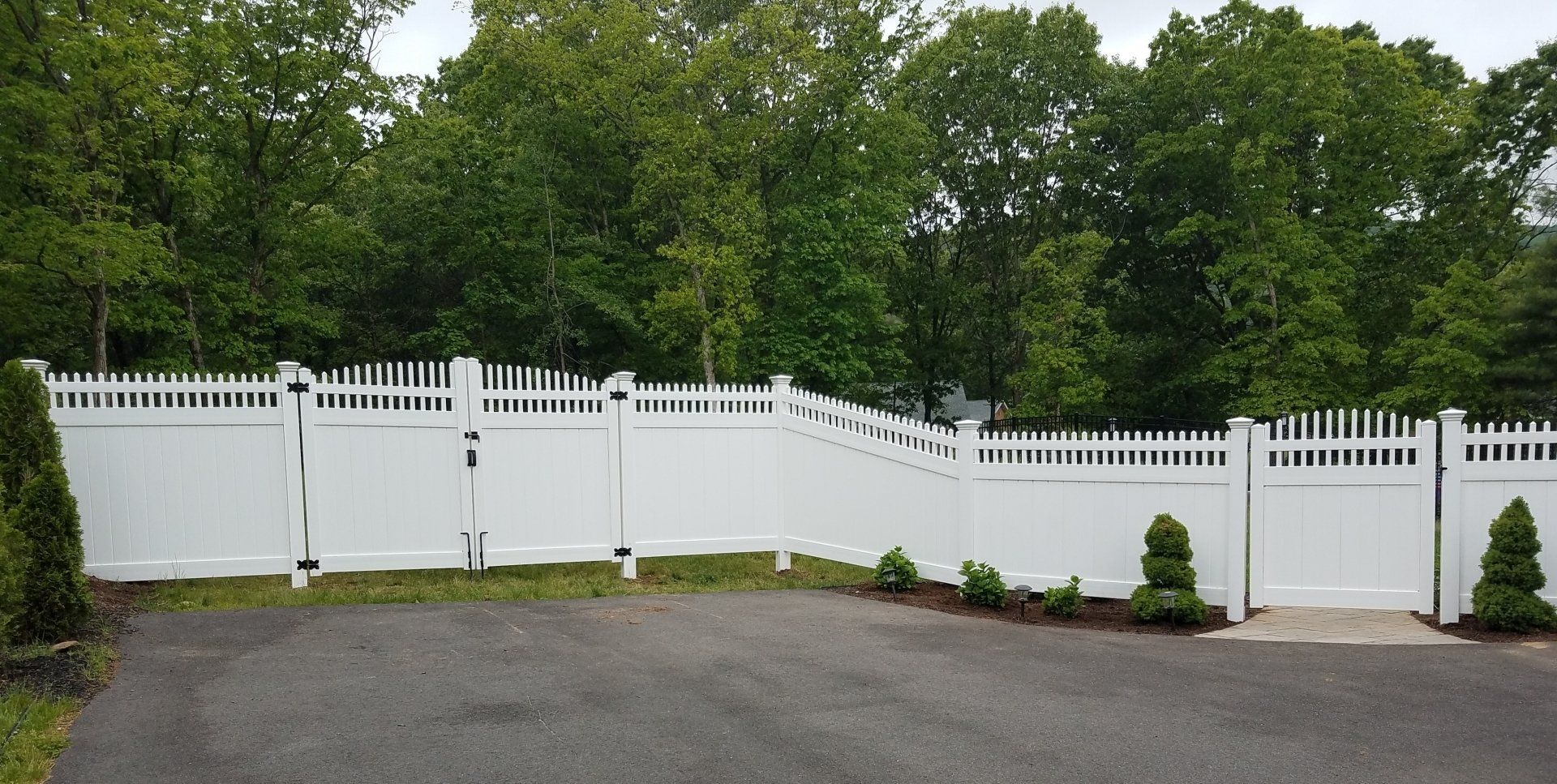 Vinyl fencing