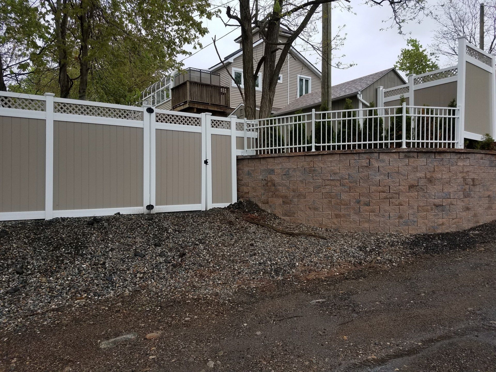Vinyl fencing