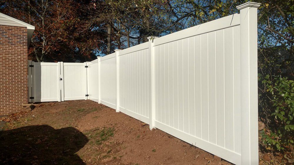 Vinyl fencing