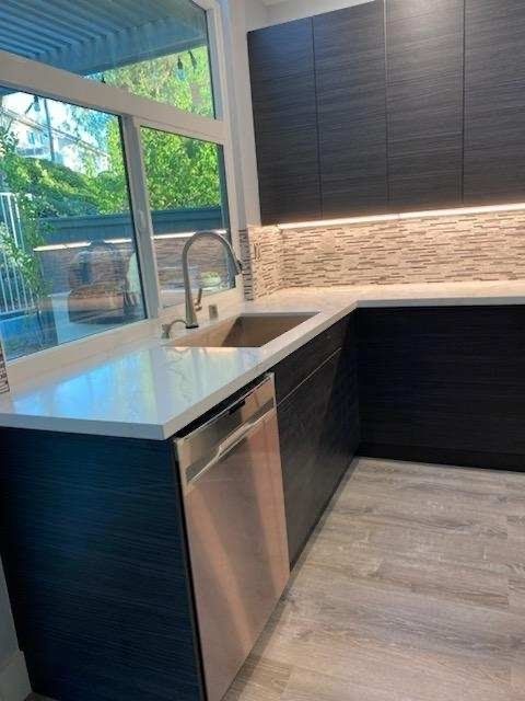 black and white modern kitchen sink