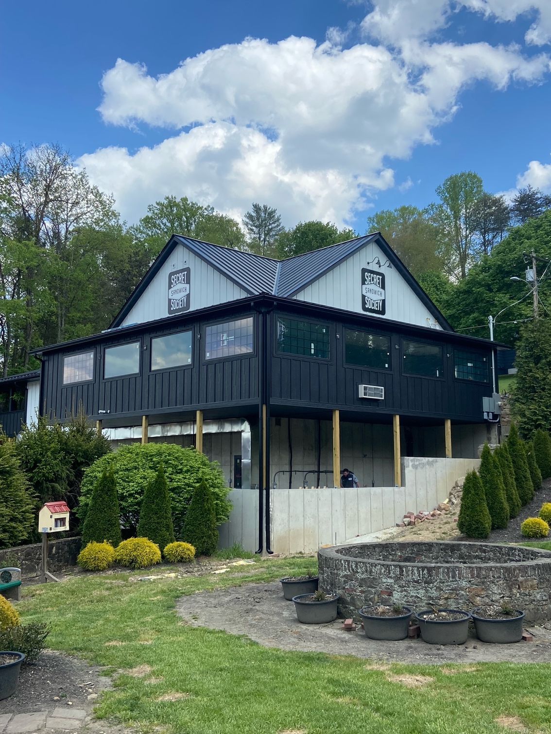 Farha Signs and Banners