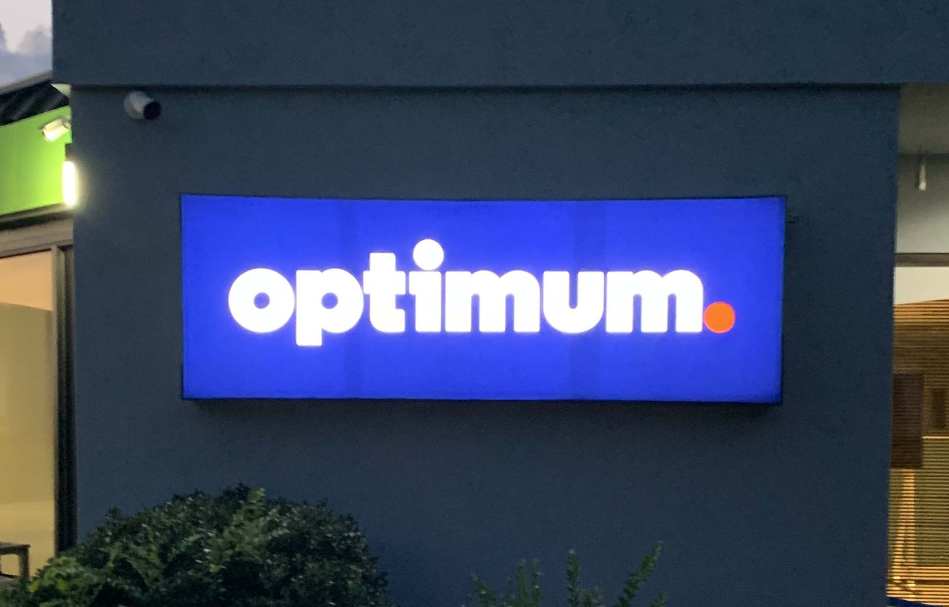 Lighted and Pole Signs