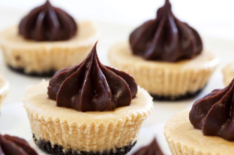 Choco and vanilla cupcakes