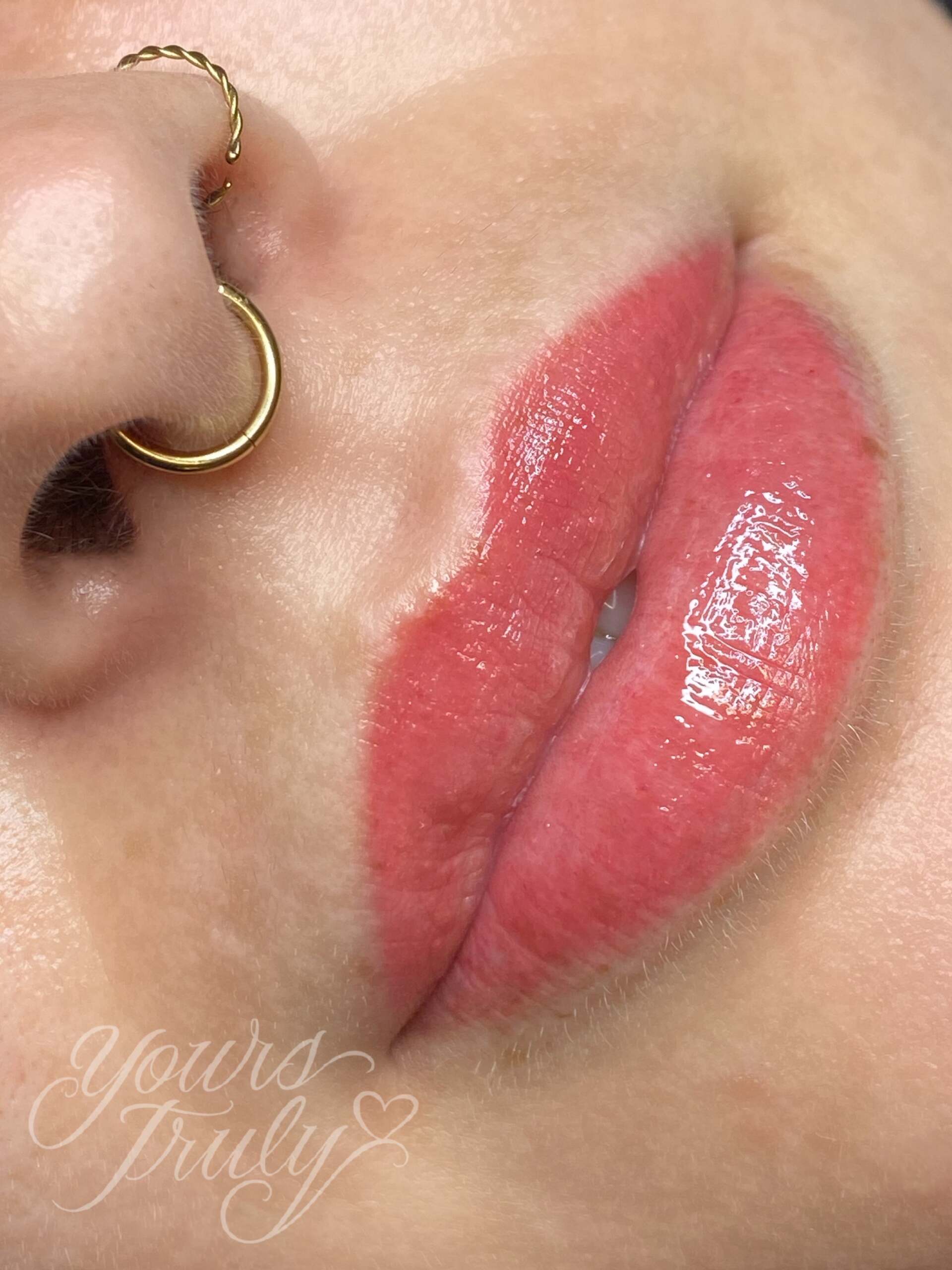 Lips Supporting Image