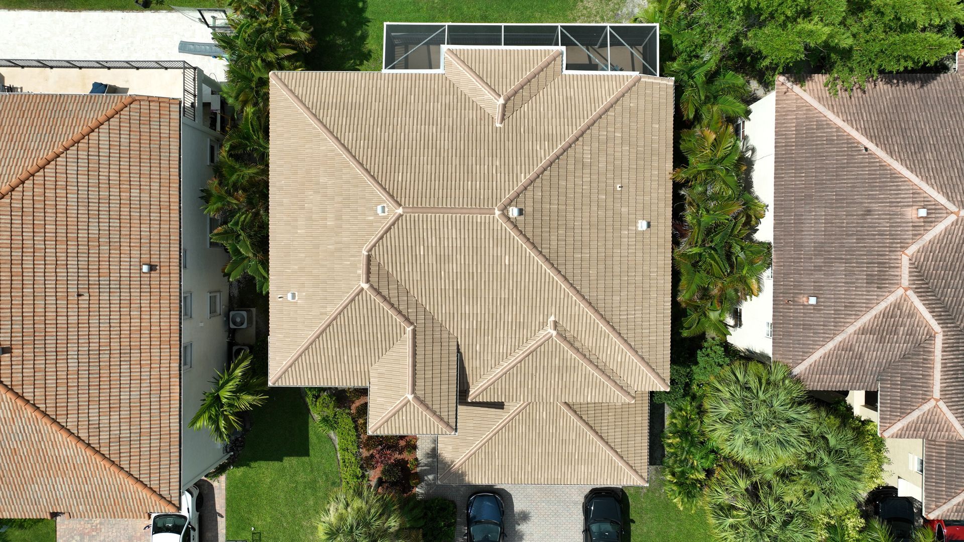 Aerial view of a Wellington FL home with a new Newpoint Estate tile roof in Coconut
