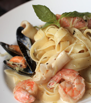 Pasta with mussels and shrimp