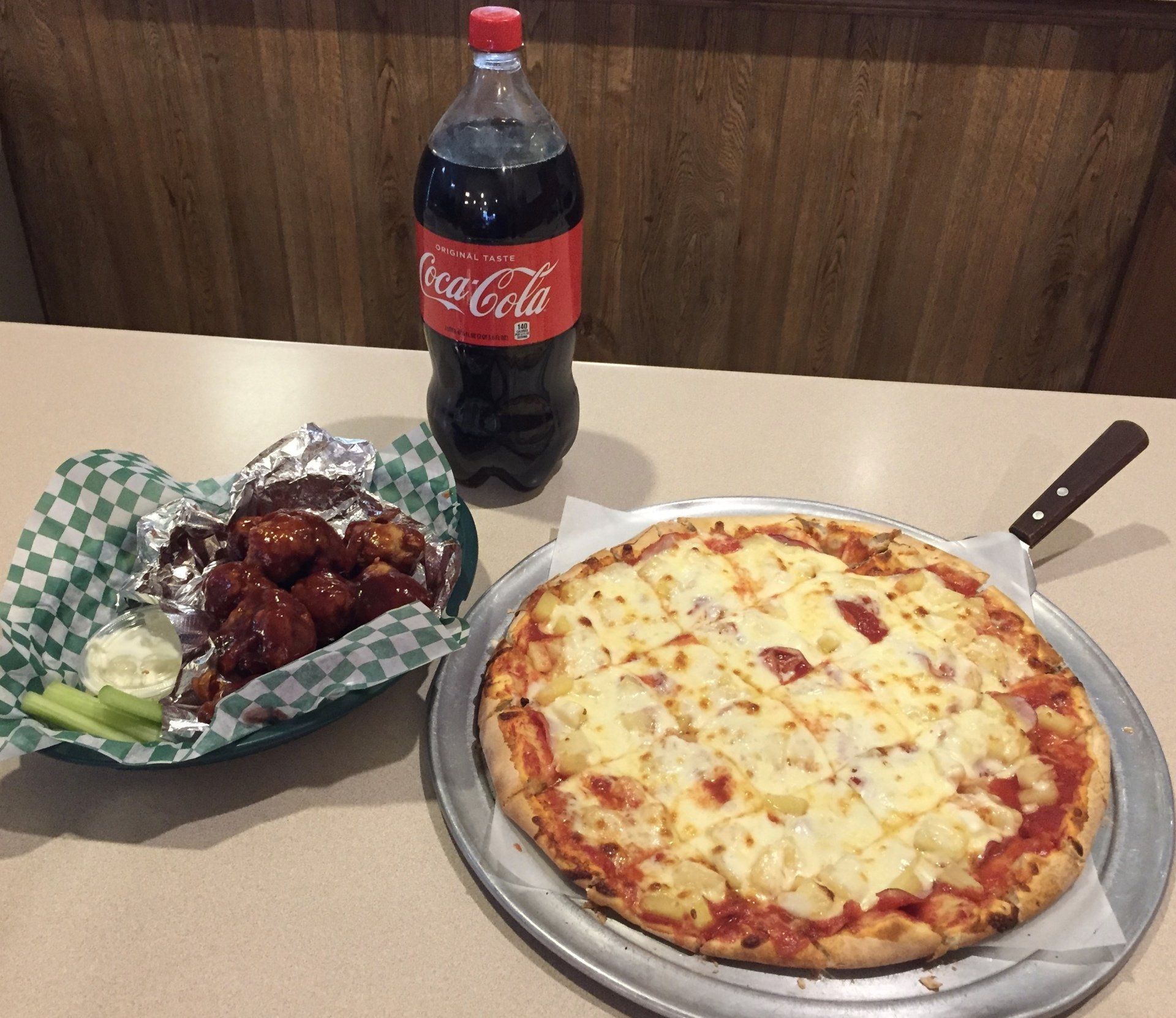 Snickers Pizza & Pub Family Restaurant Chisholm, MN