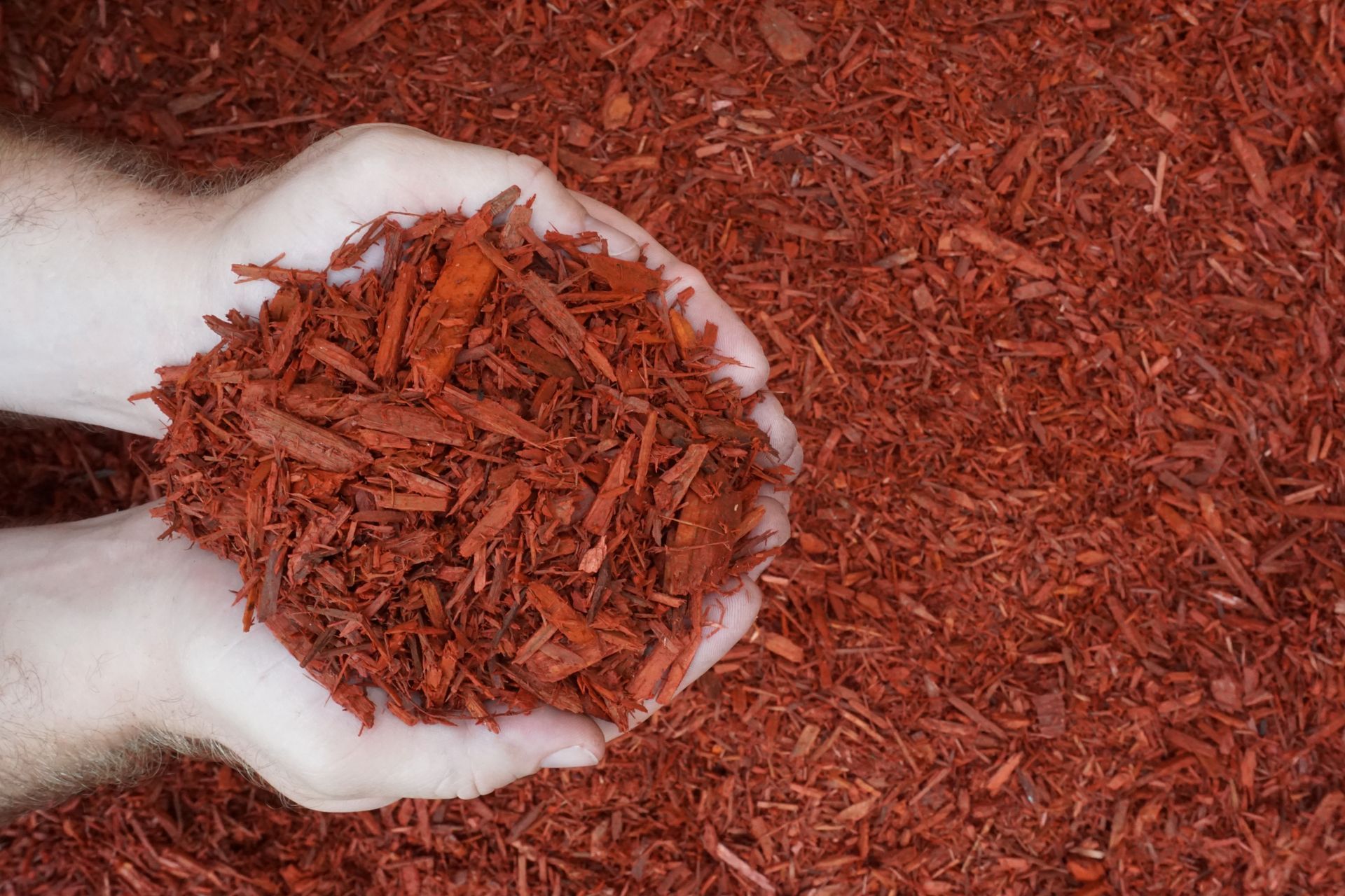 Dyed Country Red Mulch For Sale. Bulk Red Mulch Delivered to Lebanon, Annville, Palmyra, & Cornwall.