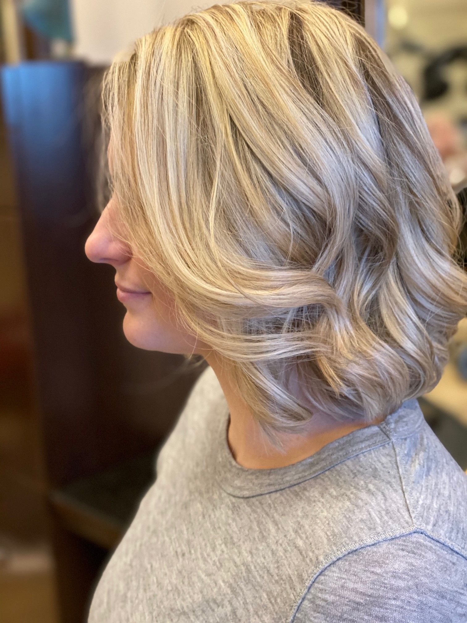soft blond hairstyle with highlights