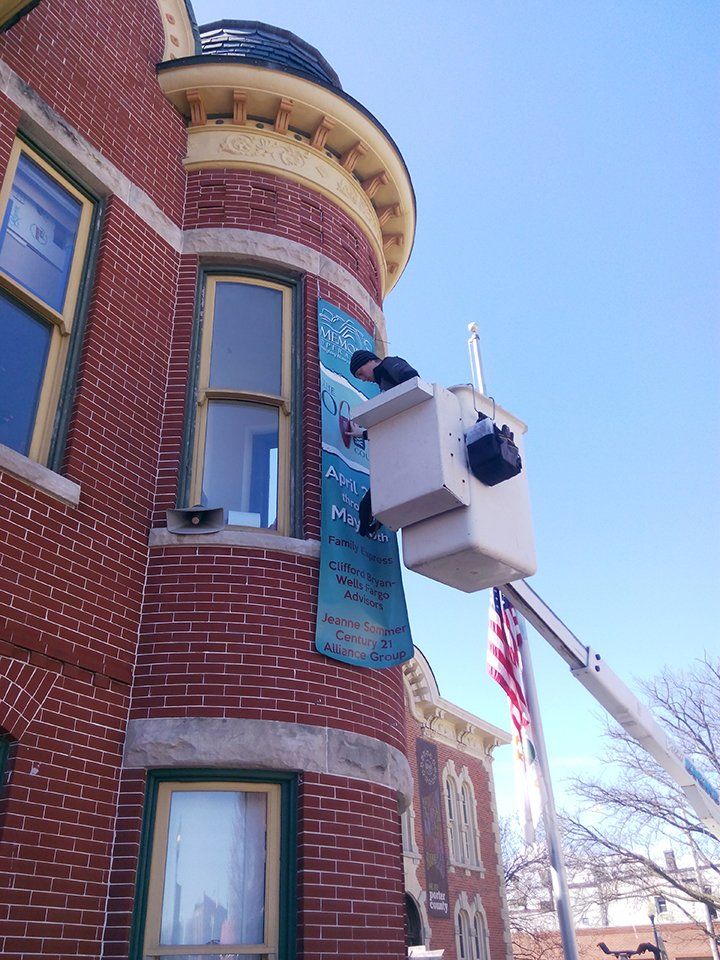 Building signage installation