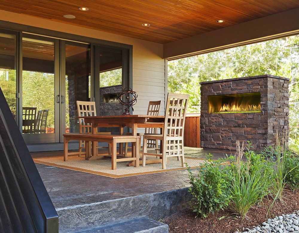 Outdoor fireplace