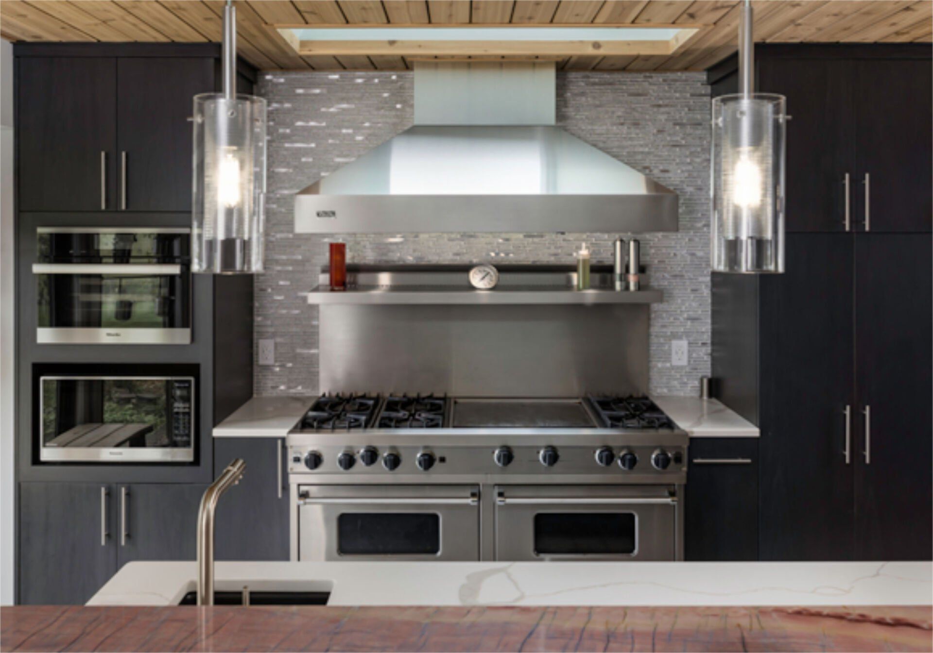 Eclipse cabinet design