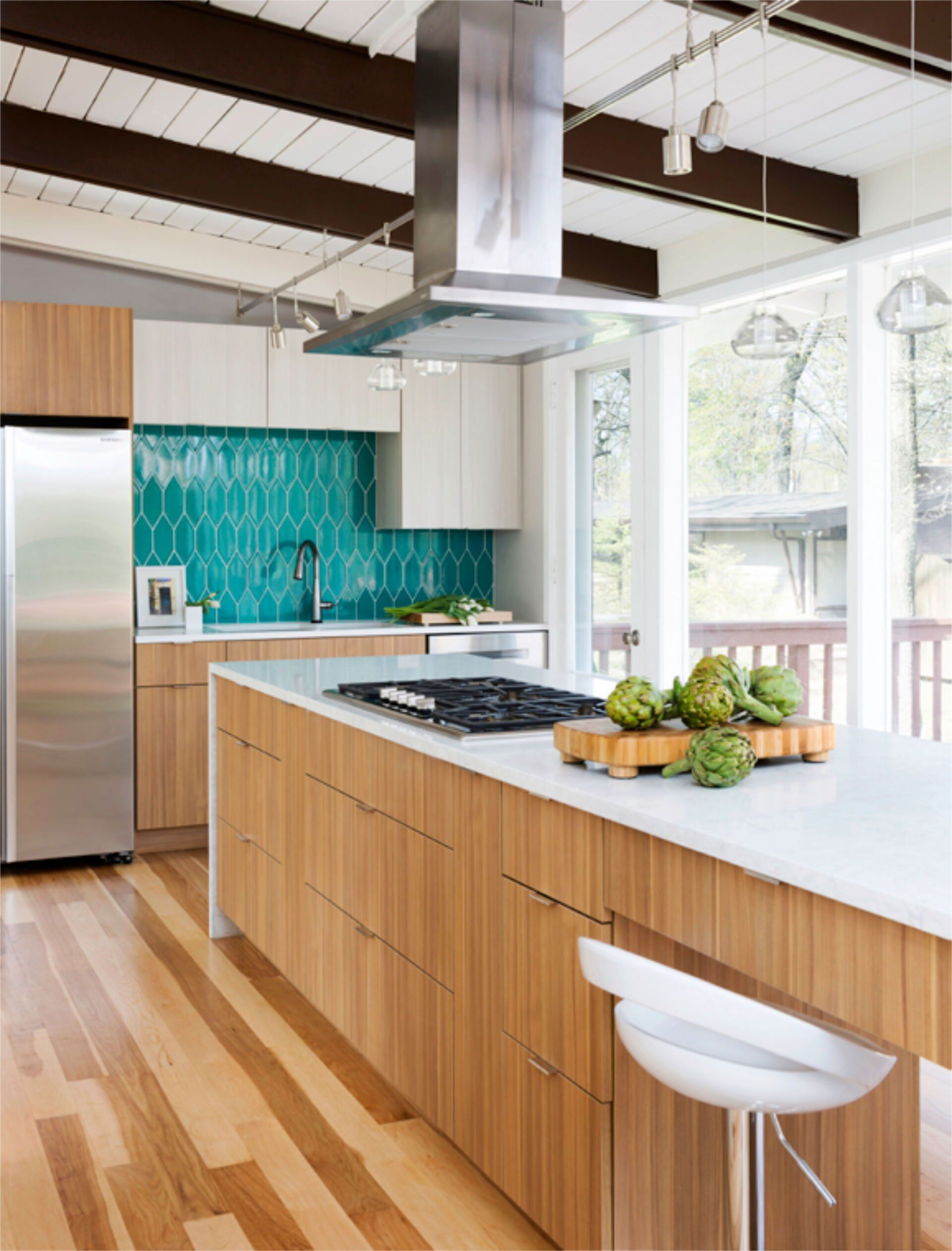 Eclipse cabinet design